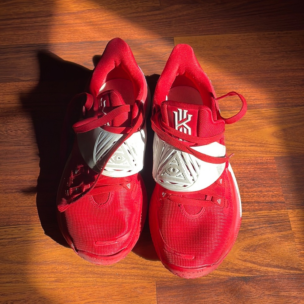 Nike Mens Kyrie used, size 8